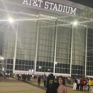 Meet your Posher, Carolina